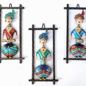 Metal sit wall hanging